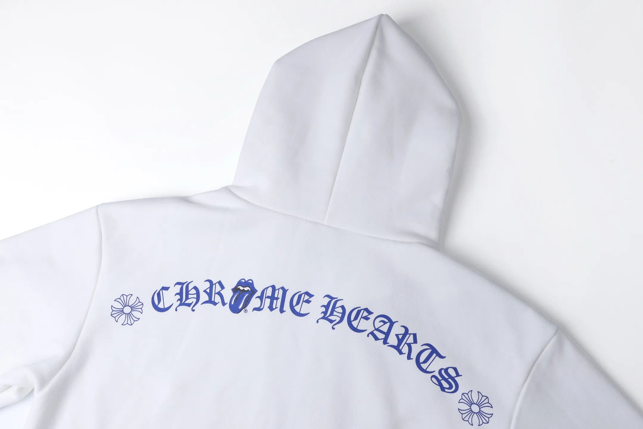 P450 Chrome Hearts hooded glue printed sweatshirt jacket ●380g cotton fleece sweatshirt material ●420g 1*1 matching high-end fashion brand rib ●Fabric enzyme washing ●Glue printing ●Customized 1:1 hood rope ●Customized 1:1 zipper ●Customized 1:1 trademark ●Loose fit ●Size: S M L XL ●Style number: 25357/4B#10